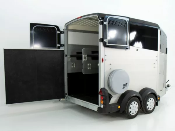 Ifor Williams Pferdeanhänger HBX 511|Sattelkammer|neues Modell|schwarz – Bild 7
