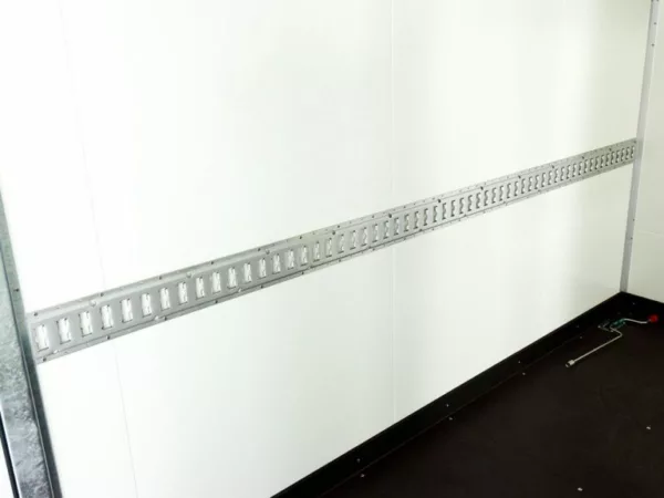 Vezeko Kofferanhänger VK Sandwich Black 2,7t|Rampe|Tür|Schräge – Bild 11