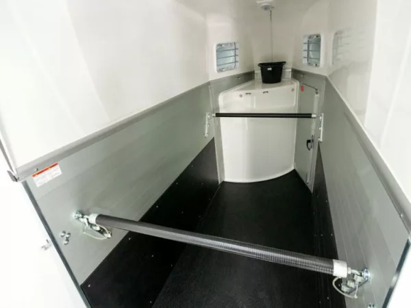 Humbaur Pferdeanhänger Single Alu 1600|Sattelkammer – Bild 4