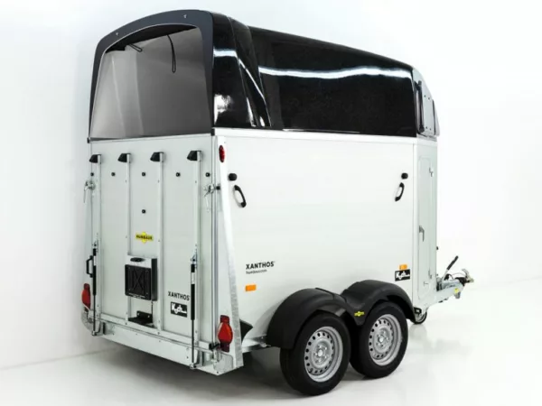 Humbaur Pferdeanhänger XANTHOS 2400|schwarz|Sattelkammer – Bild 2