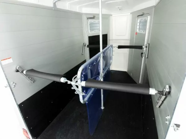 Humbaur Pferdeanhänger Notos Alu 2700 S |silber| Frontausstieg – Bild 7