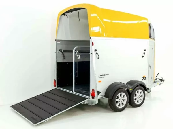 Humbaur Pferdeanhänger XANTHOS AERO 2400|gelb|Alufelgen – Bild 3