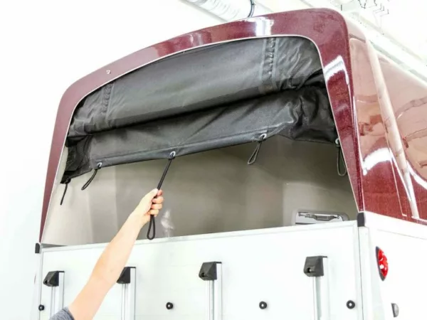 Humbaur Pferdeanhänger XANTHOS AERO 2400|purple red|Alufelgen – Bild 5