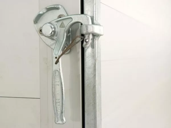 Debon Kofferanhänger Cargo  H:200cm 2,6t|Alu|Polybug|Tür|schwarz – Bild 15