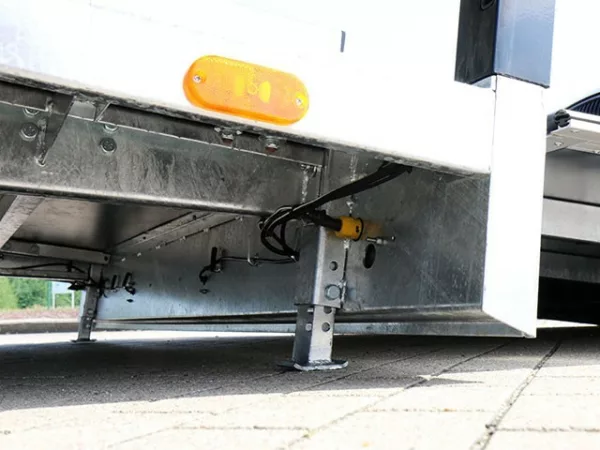 Vezeko Autotrailer Cargo Race Master  H210cm 3,5t|E-Winde|silber – Bild 7