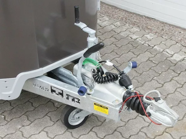 Ifor Williams Pferdeanhänger HB506|Sattelkammer|schwarz – Bild 11