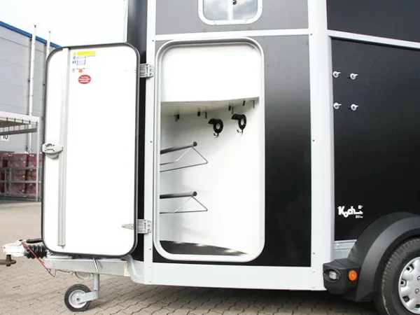 Ifor Williams Pferdeanhänger HB506|Sattelkammer|schwarz – Bild 9