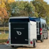 Debon Kofferanhänger Cargo  H:190cm 1,3t|Alu|Polybug|Tür|schwarz – Bild 4